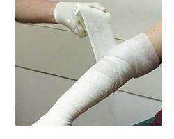 BENDA MEDICATA PRONTOZINK CUMAR IN GARZA IDROFILA CON OSSIDO DI ZINCO 10X500CM - Doctor Vinz