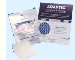 MEDICAZIONE NON ADERENTE STERILE APTIC MISURA 7,6X7,6CM 10 PEZZI 2012ZI - Doctor Vinz