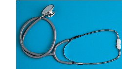 STETOFONENDOSCOPIO LEGGERO, GIREVOLE, CON MEMBRANA ED ANELLINO GOMMA NELLO STETOSCOPIO. ARCHETTO BIAURICOLARE PER AUSCULTAZIONE CON MOLLA ESTERNA - Doctor Vinz